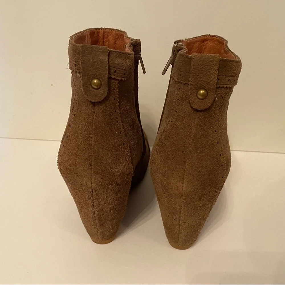 JEFFREY CAMPBELL SHOES BOOTS ANKLE BOOTIES BROWN SUEDE LEATHER WEDGE ZIP SIZE 8